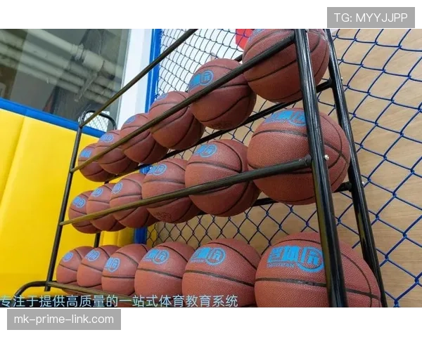 技术犯规的判定标准与实战影响解析 技术犯规的判定标准与实战影响解析